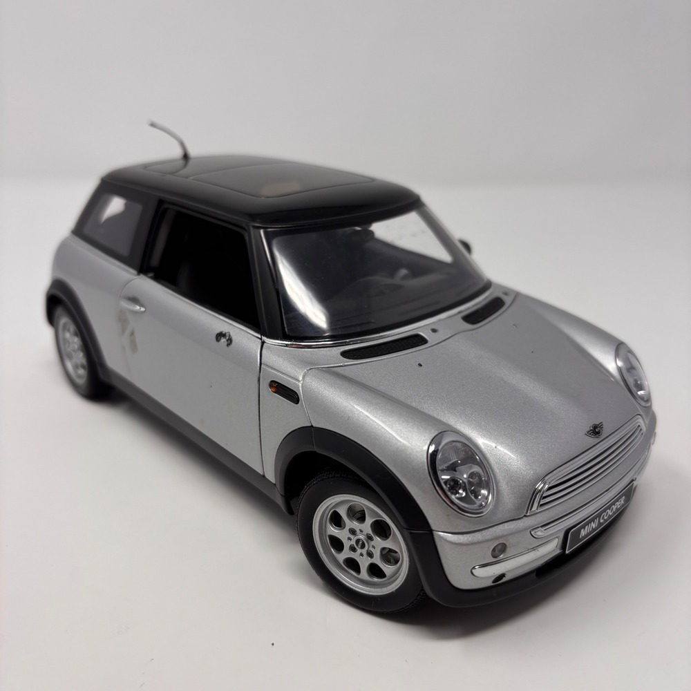 Mini M Cooper - AUTOart 1:18 Diecast Model Car Silver Black READ DESC